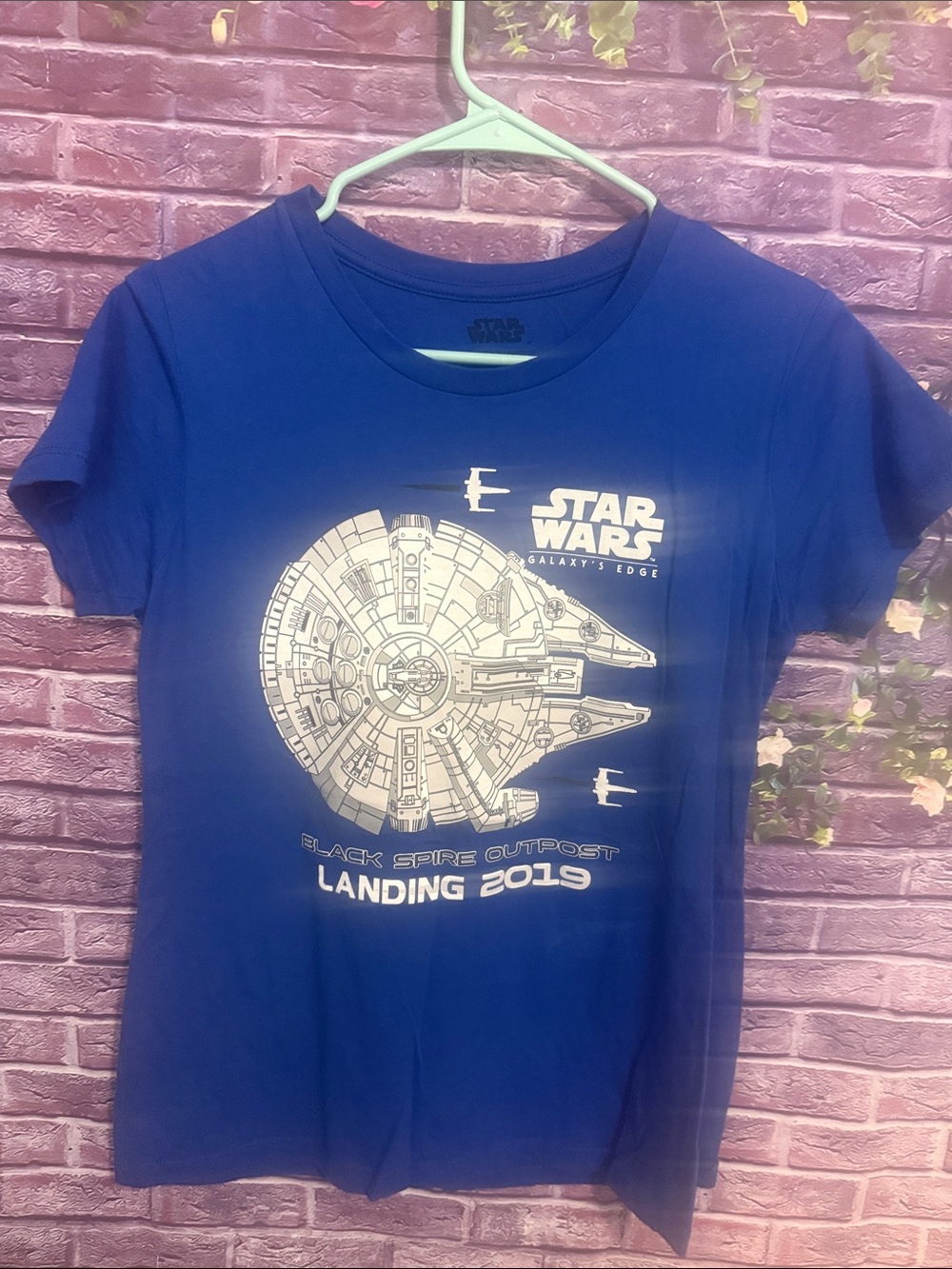 Star Wars Blue Millennium Falcon Landing 2019 Tee very rare Disney Parks opening